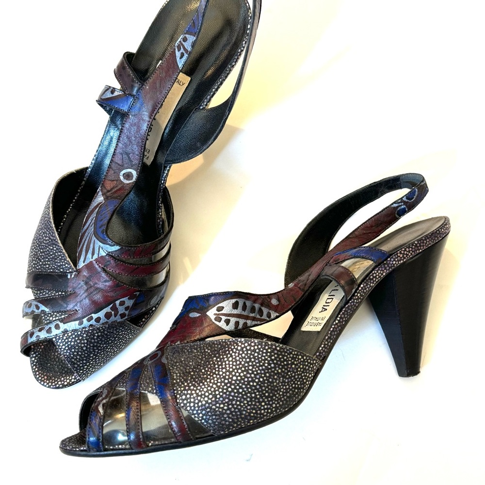 Vintage 80’s slingback 3.5” cone heel shoe in multi colored leather size 8 1/2.